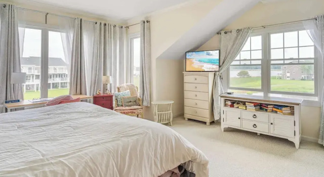 Whale of a Time Waterfront Stay for 10 With Resort-style Amenities