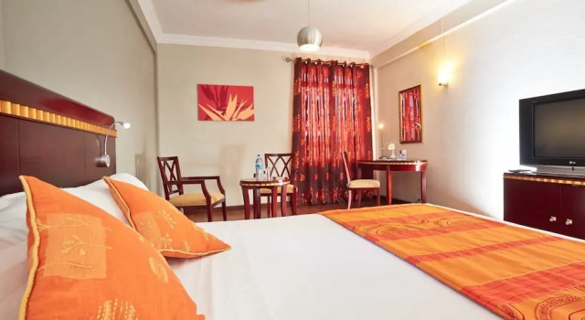 Номер Superior Gold Crest Hotel