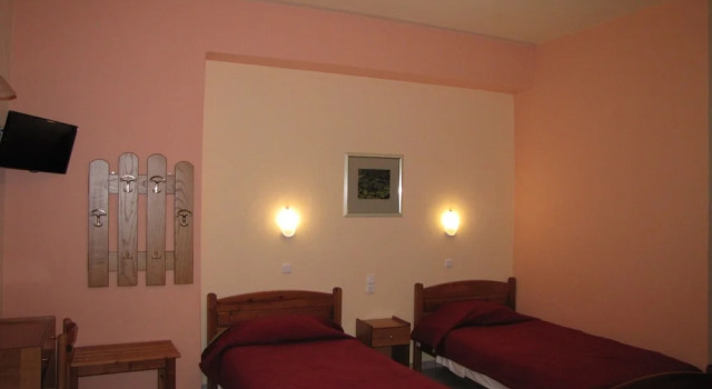 Одноместный номер Standard с балконом Spanias Hotel