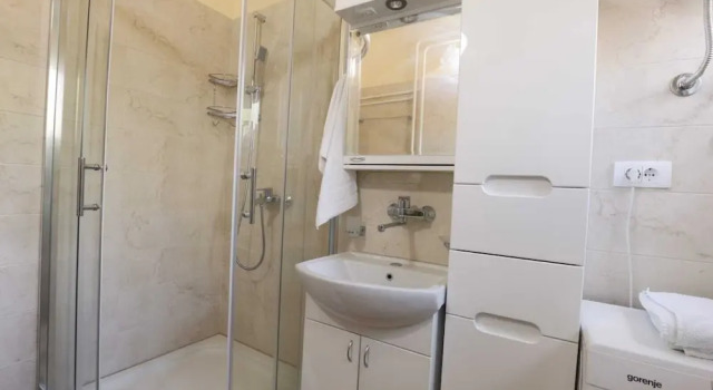 Hostel Belgrade, Забронировать Хостел Врачар Белград, рядом с Храм Святого Саввы