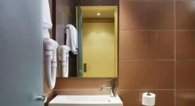 Семейный номер Standard Astoria Hotel