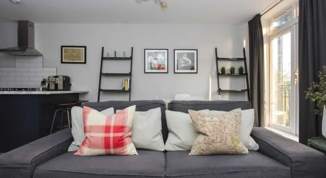Апартаменты Lovely 2 Bedroom Flat Near Whitechapel Station
