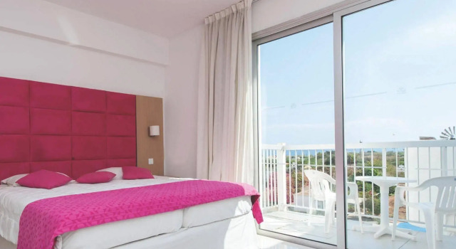 Marlita Beach Hotel Apartments