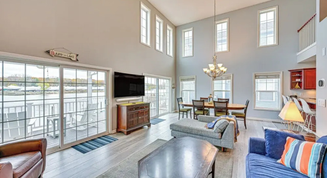 Коттедж St Joseph River, Lake Michigan Access: Luxury Home