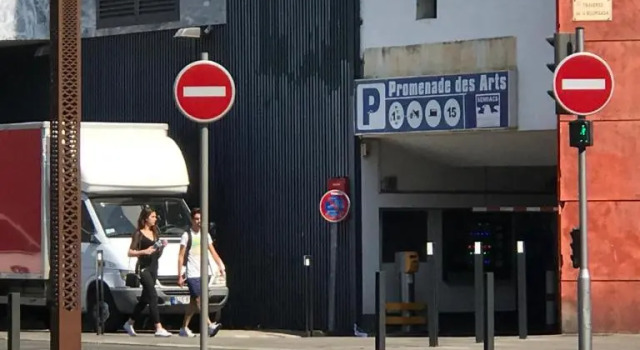 Coeur Vieux Nice Joli traversant, Забронировать Отель Ницца Приморские Альпы, рядом с Набережная Соединенных Штатов