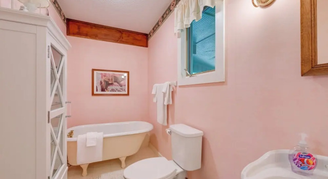 Коттедж 'smallwood' Cute Highlands Home w/ Screened Porch!