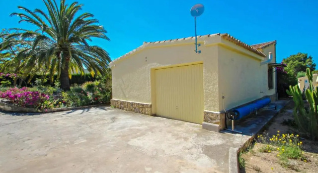 Вилла Mimosa - pretty holiday property with private pool in Moraira
