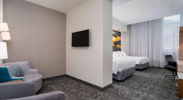 Четырёхместный номер Standard Courtyard by Marriott Niagara Falls, USA
