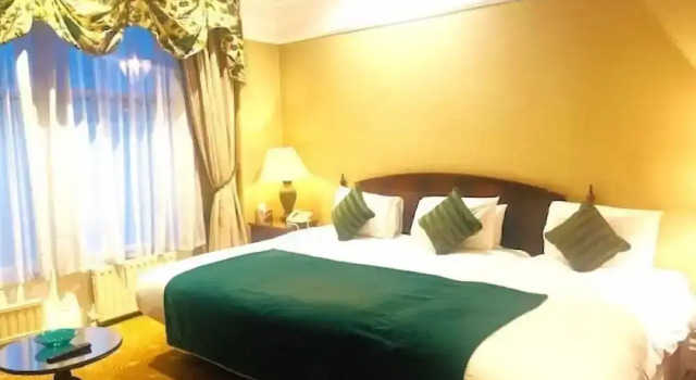 Трёхместный номер Standard The Colonnade