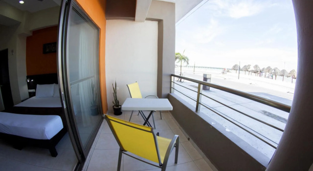 Hotel & Suites Domani