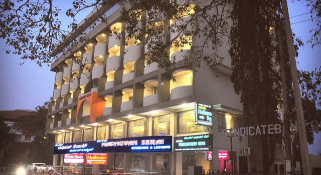 Люкс Hotel Madhuvan Serai