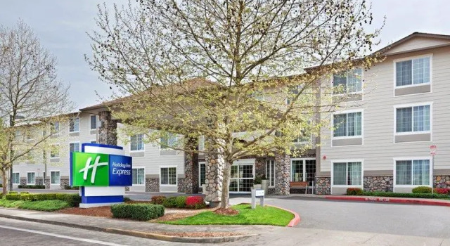 Кровать в общем номере Holiday Inn Express Corvallis-On the River by IHG