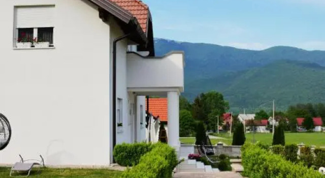 White House Plitvice, Prenota Hotel Korenica 