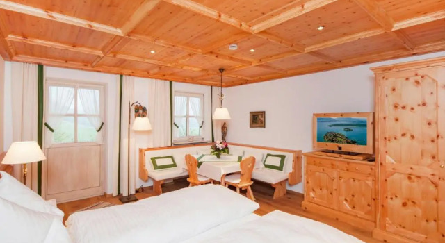 Gschwendtnerhof Fuß Appartement 8, Varaa Huoneisto Hotellit Baijeri pysäköinnillä, Pysäköinti