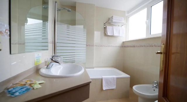 Трёхместный номер Standard Hotel Villalegre