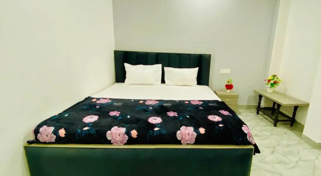 Prabhu ji home stay, Забронировать Отель Отели штата Мадхья-Прадеш с парковкой, Парковка