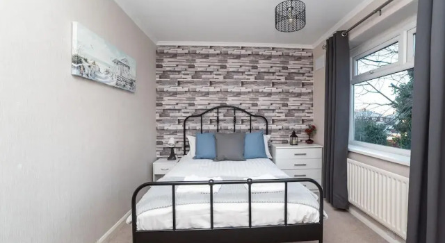 Gorgeous Modern 4 Bedroom House - Free Parking and Netflix by WHA for Contractors Relocation, Забронировать Отель Отели Англии 3 звезды, 3*