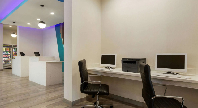 La Quinta by Wyndham Richmond-Sugarland, Book Hotel Richmond Texas