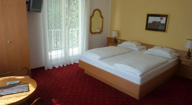 Двухместный номер Standard с балконом Hotel Zima