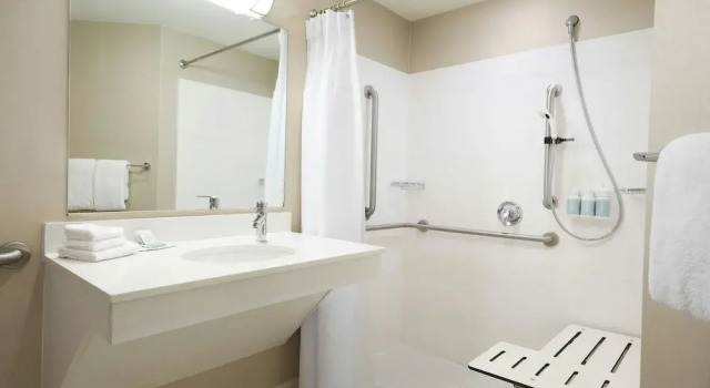 Четырёхместный люкс SpringHill Suites Los Angeles LAX/Manhattan Beach