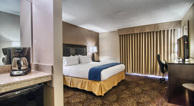 Двухместный номер Standard Holiday Inn Express Detroit-Birmingham by IHG