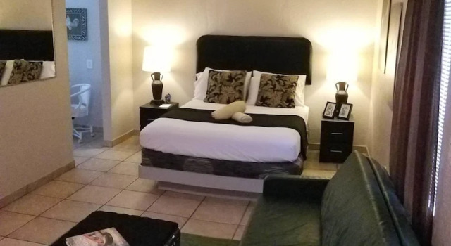 Люкс INN LEATHER GUEST HOUSE-GAY MALE ONLY