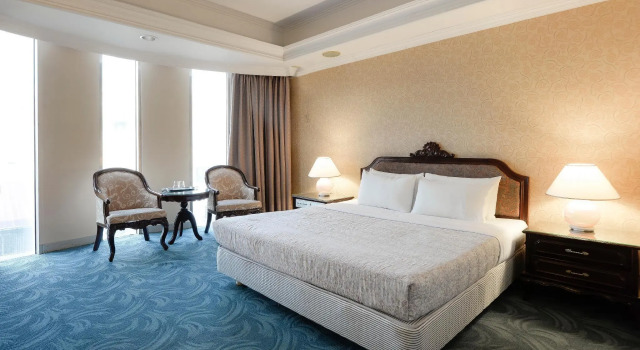 Camera Economy Forbes Hotel