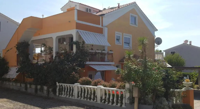 Apartments Setka, Забронировать Апартаменты/квартира Отели Крка с завтраком, рядом с Krk Harbour, Завтраки