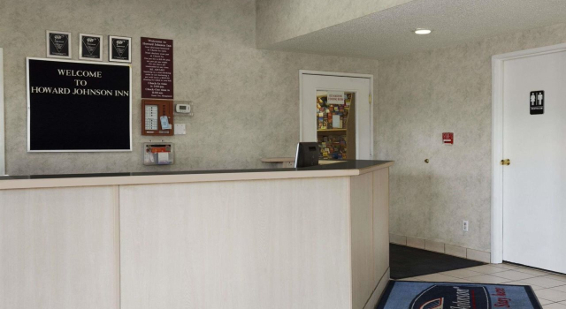 Days Inn & Suites by Wyndham Flagstaff I-40