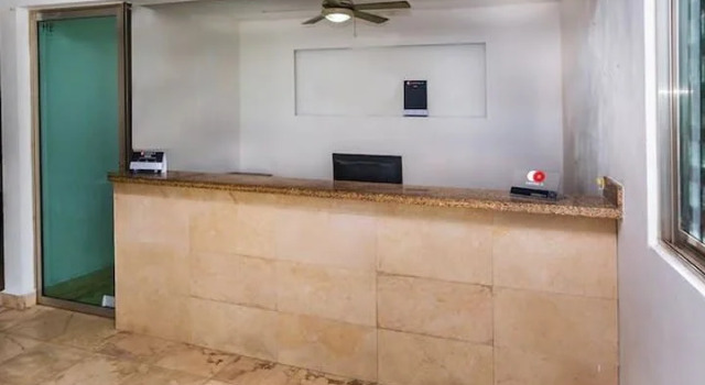 Capital O Cancun International Airport 24 7, Забронировать Отель Канкун Кинтана-Роо