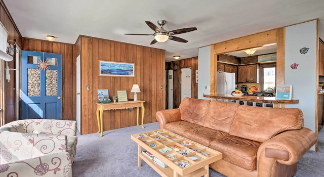 Rhode Island Oceanview Retreat: Walk to Shore!, 예약 호텔 나라간셋 로드아일랜드