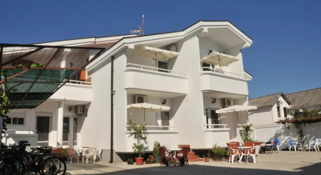 Guest House Nura