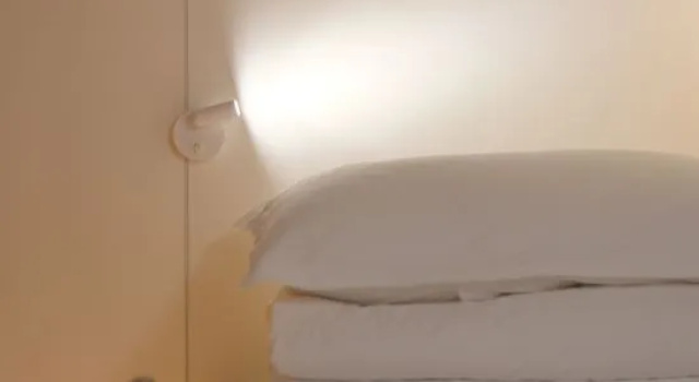 Кровать в общем номере (женский номер) wohkoon zhexingsun youth hotel(Beijing Sanlitun Taikoo Li Branch)