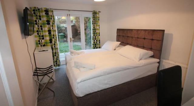 Cherry Hinton Rooms (SnooozzZ)