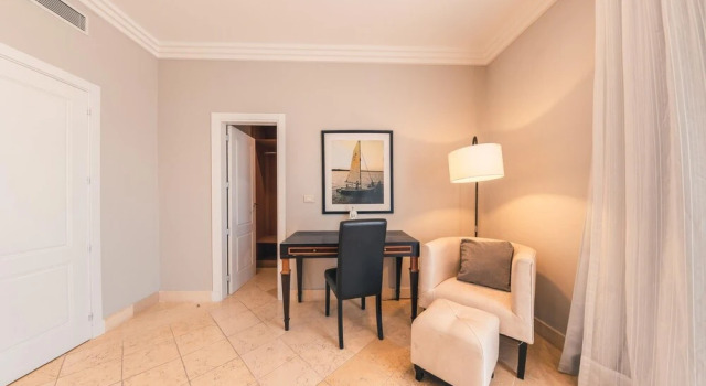 Spacious One-bedroom at Fishing Lodge w Balcony D59, Забронировать Отель Отели Пунта-Кана с парковкой, рядом с Cap Cana Marina, Парковка