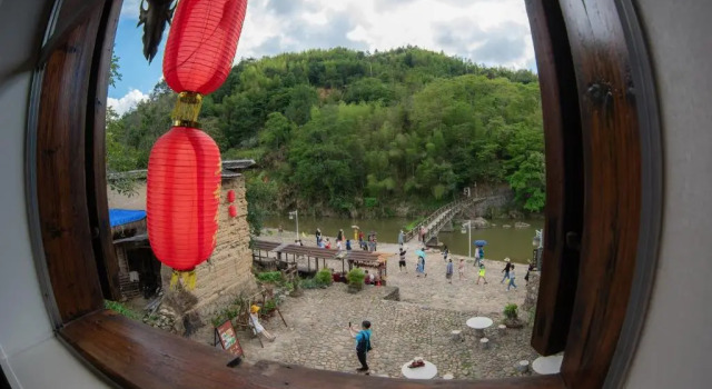 Двухместный номер Standard с видом на озеро Nanjing Tulou Yunshuiyao Sheying Homestay