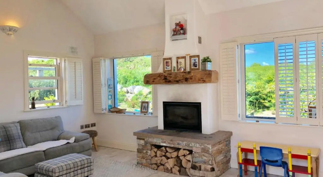 Коттедж с 4 комнатами Cottage Aigéan