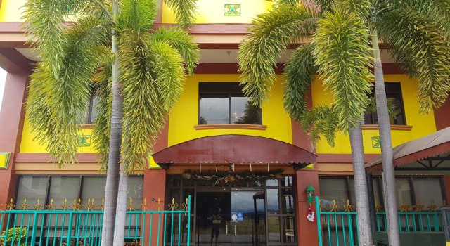 Aurelio's Mansion, Rezerwuj Hotel Hotele w Laoag z basenem, Basen
