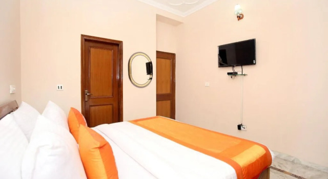 Hotel Kings Residency by OYO Rooms, Book Hotel Mohali Punjab