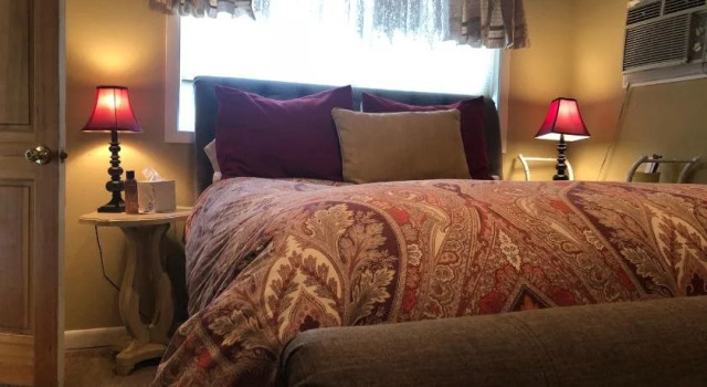 The Well Made Bed and Breakfast, Book Hotel Chelan Washington (state)