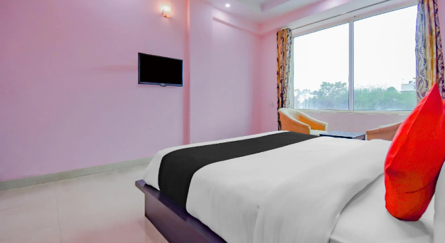 Capital O 77770 Hotel Grand Continental, Rezervovat Hotel Rāiwāla Uttarakhand