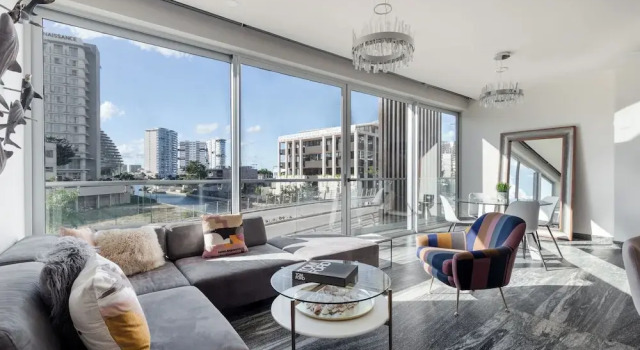 Апартаменты Exclusive Apartment with rooftop pool