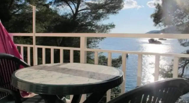 Апартаменты Seafront Charming Apartments Kosirina