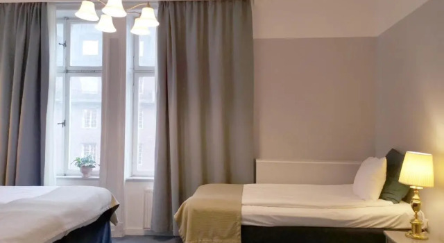 Трёхместный номер Standard Crystal Plaza Hotel