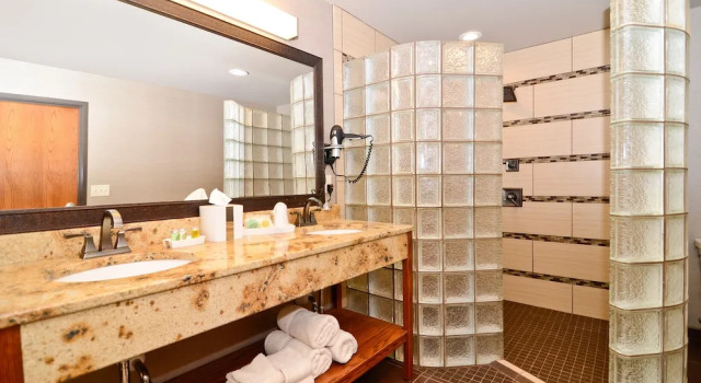 Люкс c 1 комнатой Astoria Hotel and Event Center