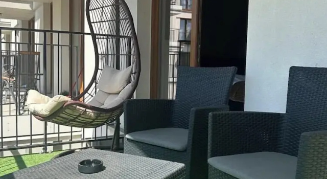 Апартаменты Superior Glass House Hot Tub Apartments
