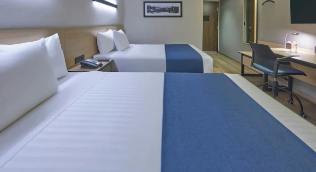 Четырёхместный номер Standard с видом на город City Express by Marriott Tijuana El Florido