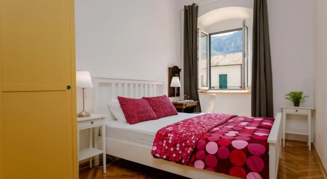 Old Town Clock Tower Apartment, Забронировать Апартаменты/квартира Котор Район Котор, рядом с Пляж Котор