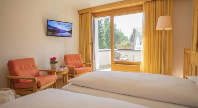 Двухместный номер Standard с балконом Hotel Chesa Surlej