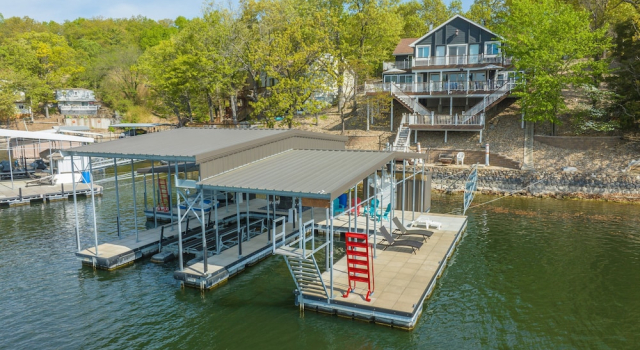 Lakefront Home w/ Private Dock, Slip, Kayaks & Paddleboards at the 7mm, Prenota Casa vacanze Gravois Mills Missouri